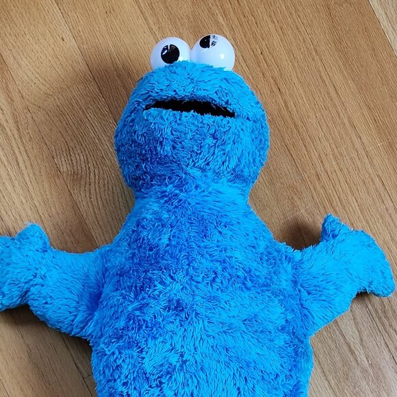 Sesame Street Cookie Monster Stuffed Animal Toy - Picture 6 of 11